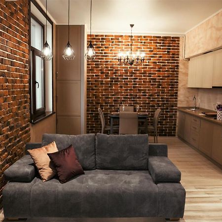 Апартаменты Центр Uman Square Apartment エクステリア 写真