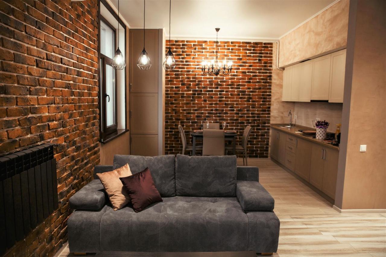 Апартаменты Центр Uman Square Apartment エクステリア 写真
