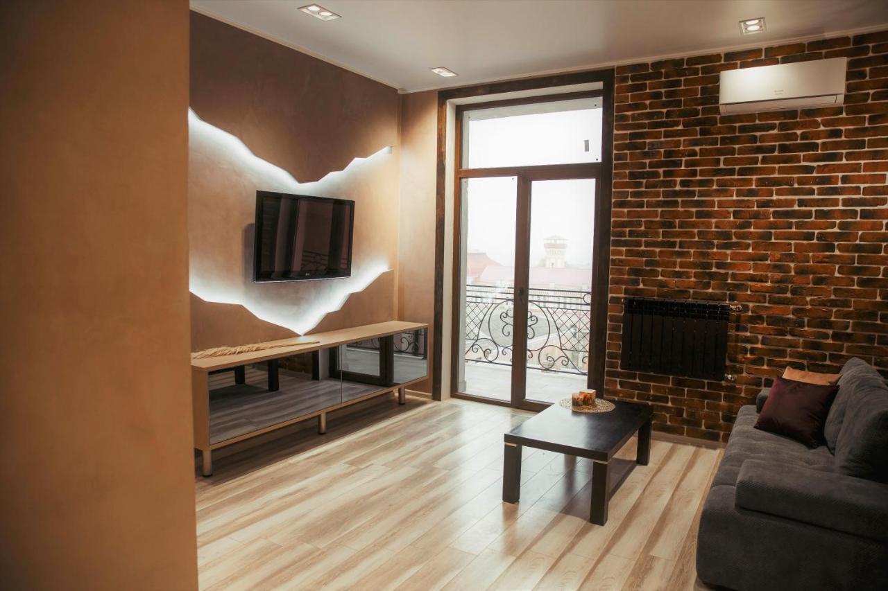 Апартаменты Центр Uman Square Apartment エクステリア 写真