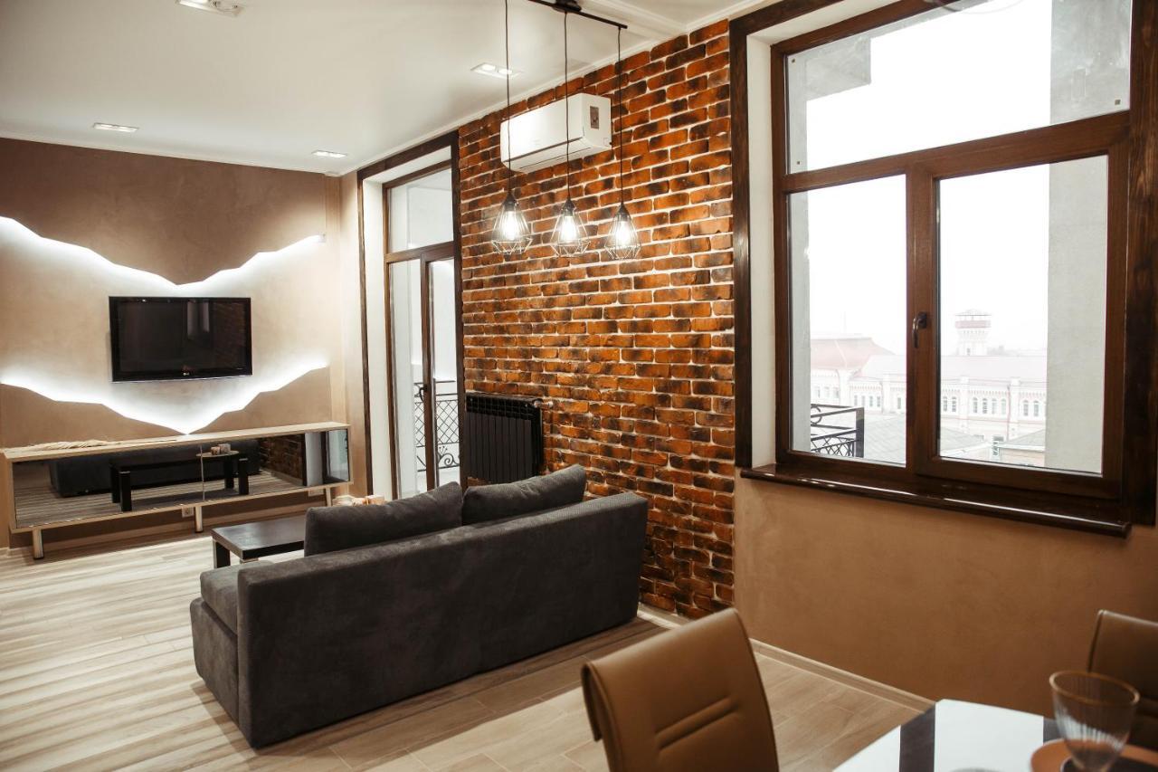 Апартаменты Центр Uman Square Apartment エクステリア 写真