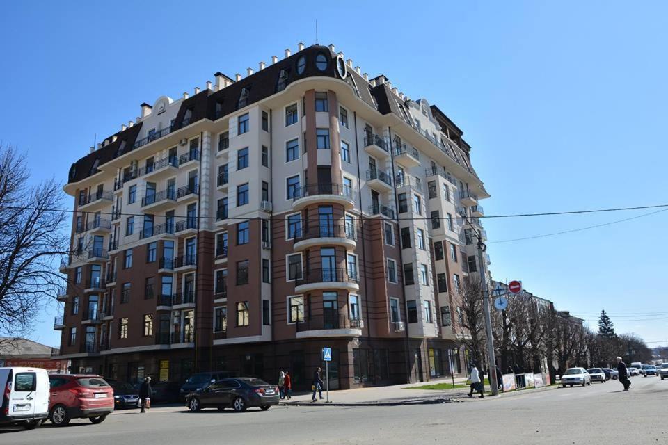Апартаменты Центр Uman Square Apartment エクステリア 写真